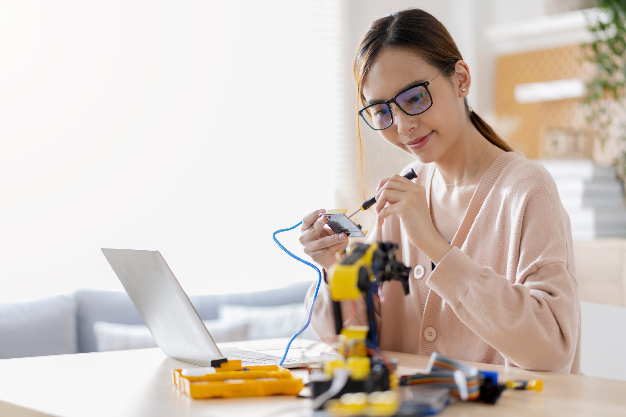 Mindful Technology: Membangun Kreativitas Tanpa Burnout di Era Digital